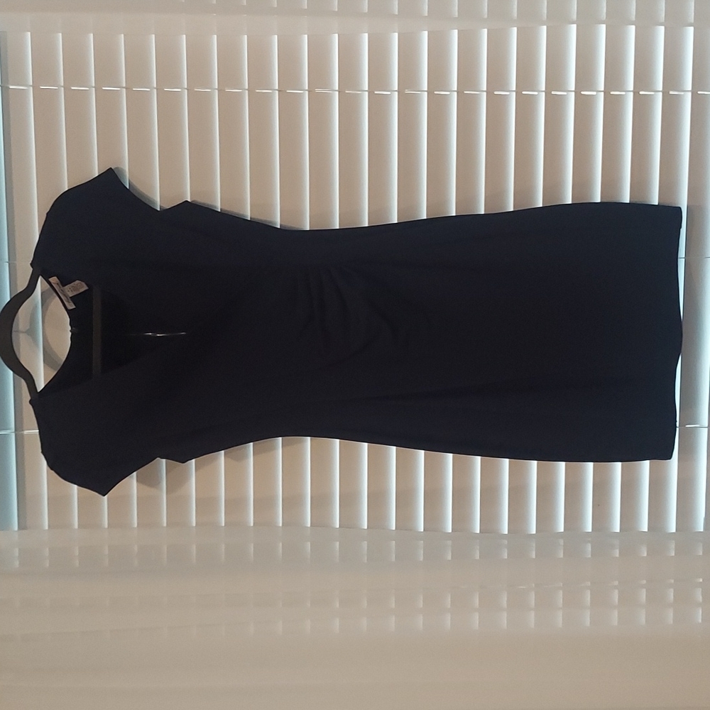 Kenneth Cole navy blue, V neck rouched pencil skirt dress. Size 2